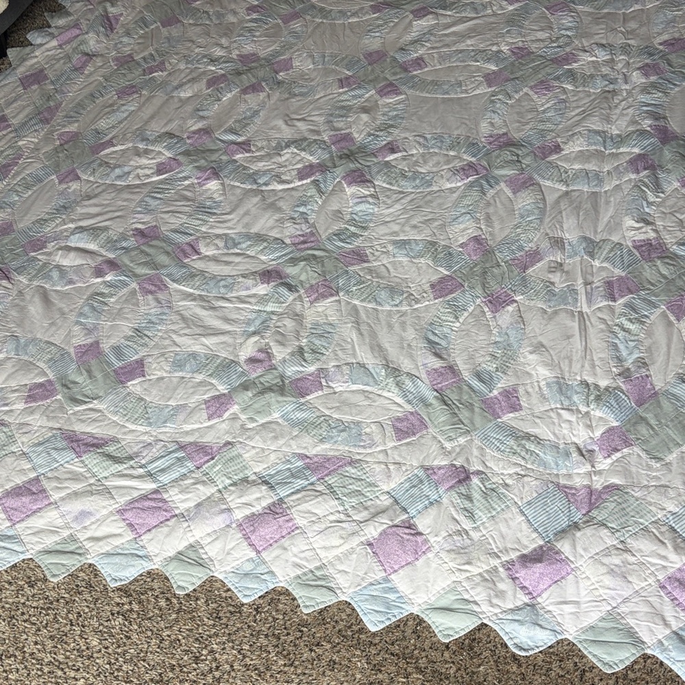Pastel White Double Wedding Ring Quilt - White with Lavender & Mint Accents